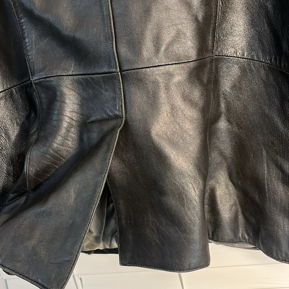 Gallery 100% Genuine Leather Women’s Blazer/Jacket. Size Large. - Picture 6 of 12